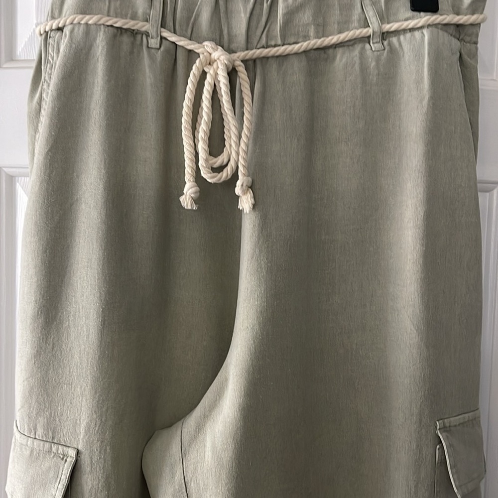 Linen Blend Wide Legged Pants - Picture 3 of 9